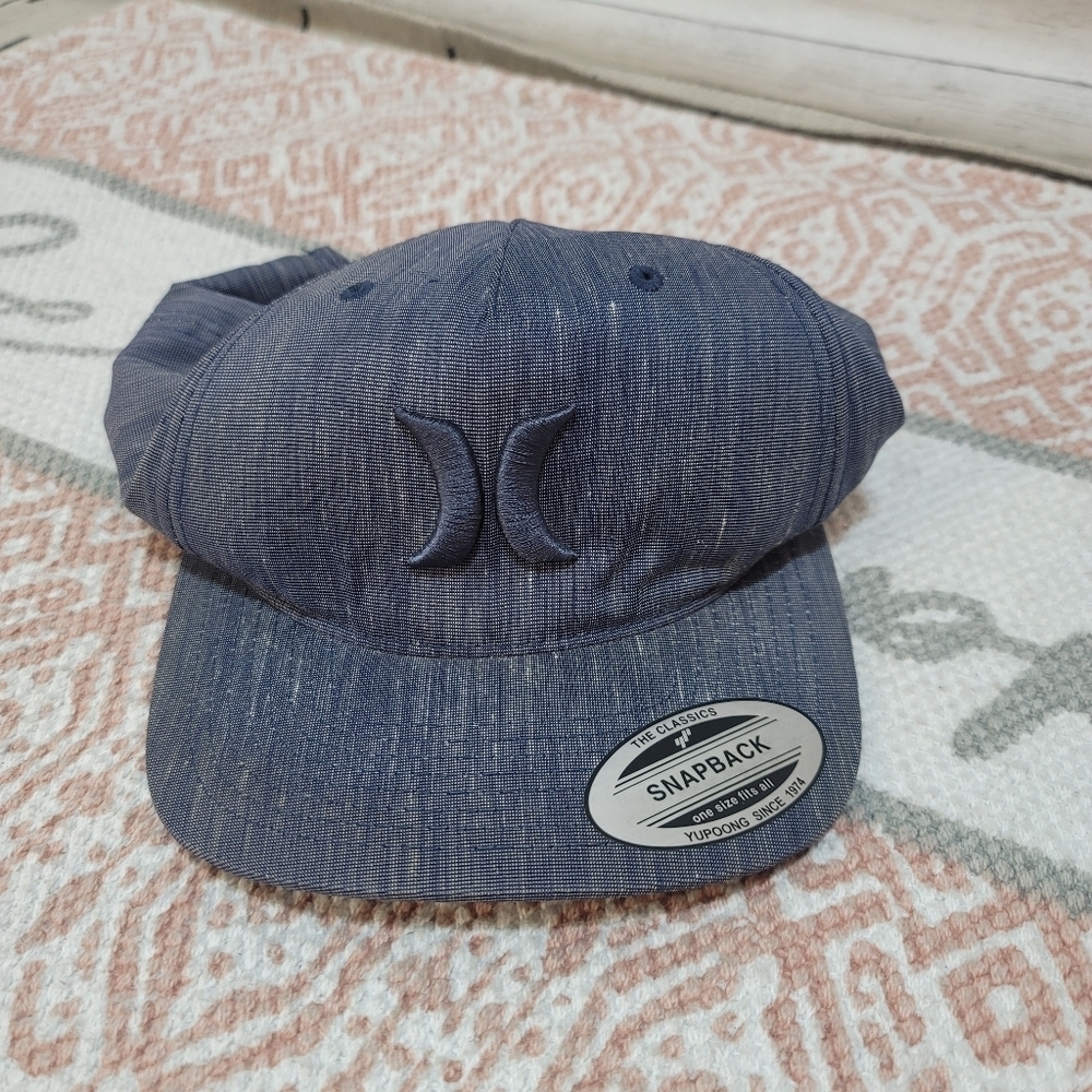 HURLEY SNAPBACK THE CLASSICS CHAMBRAY HAT